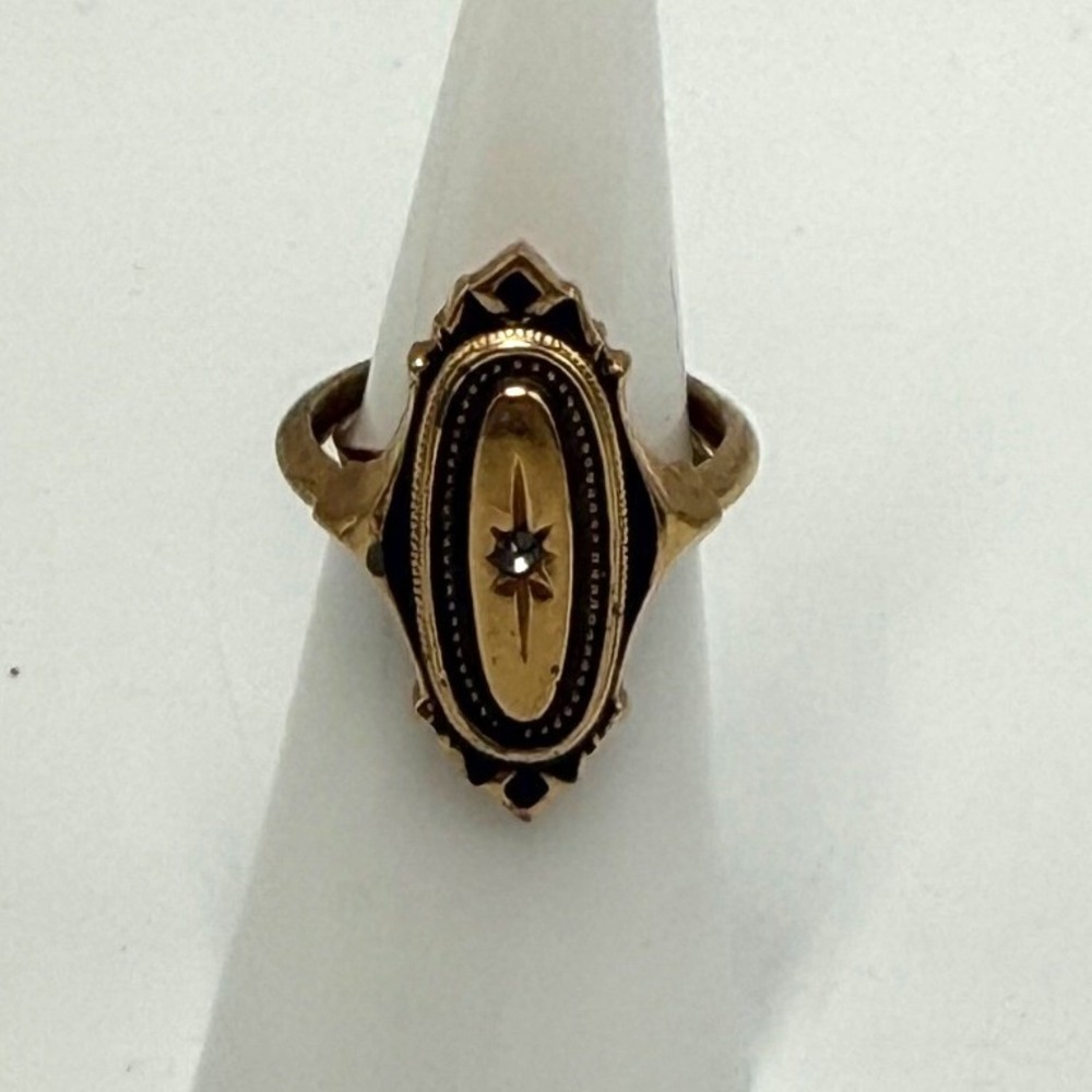 Vintage Avon Gold Tone Black Enamel Kensington Oval Ring Size 5